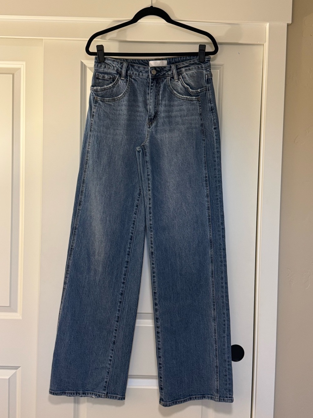 Wide-Leg High-Rise Jeans in Medium Blue Wash